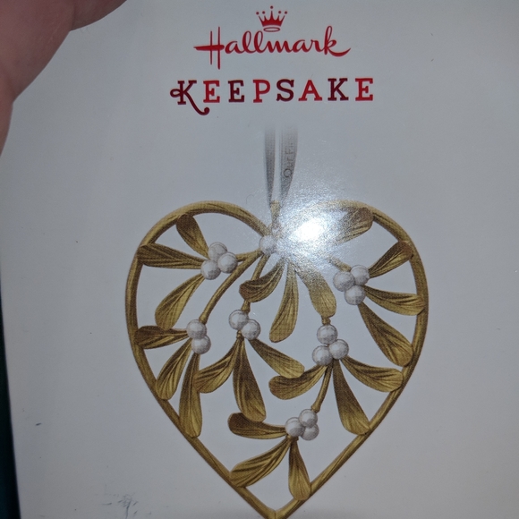 Hallmark Keepsake good heart mistletoe ornaments - Picture 2 of 4